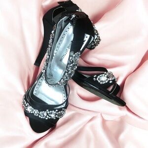 Adrienne Vittadini Gabrielle Black Jeweled Heels 6.5M